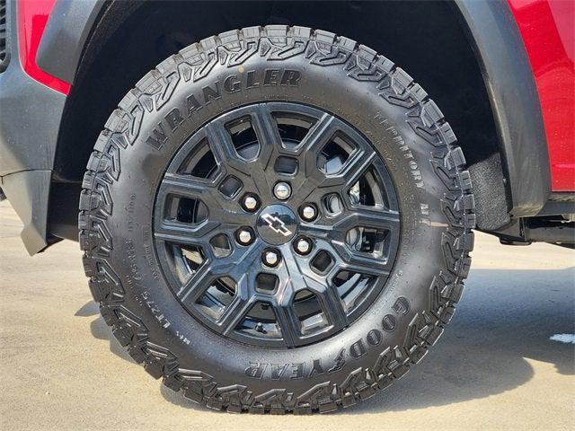 new 2025 Chevrolet Colorado car, priced at $39,010