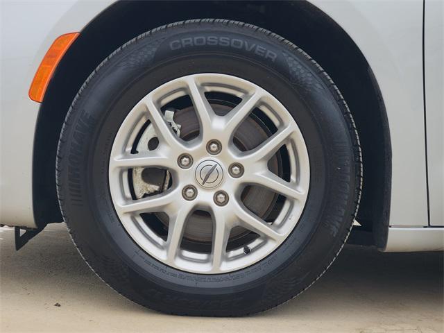 used 2024 Chrysler Pacifica car, priced at $29,350