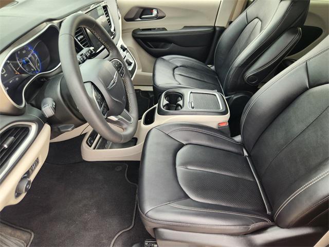 used 2024 Chrysler Pacifica car, priced at $29,350