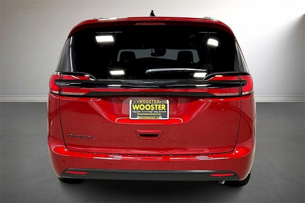 new 2025 Chrysler Pacifica car, priced at $43,107