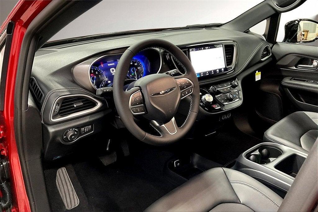 new 2025 Chrysler Pacifica car, priced at $39,400