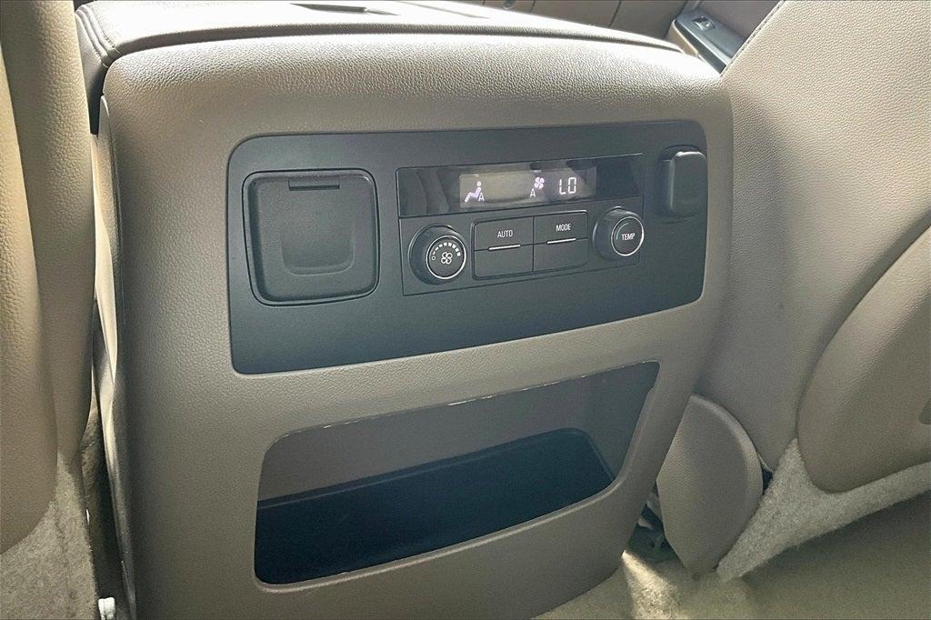 used 2015 Chevrolet Suburban car, priced at $25,900