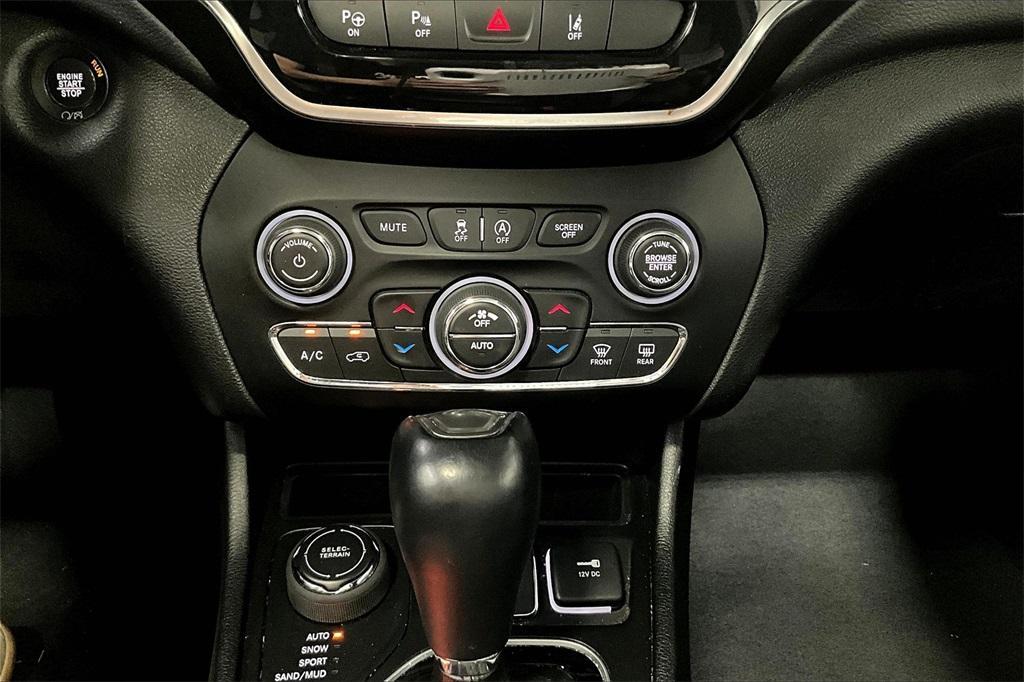 used 2021 Jeep Cherokee car, priced at $22,900