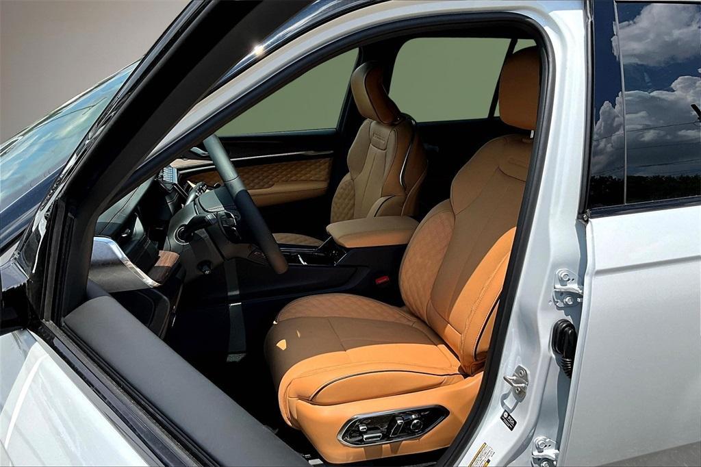 new 2025 Jeep Grand Cherokee car, priced at $61,320
