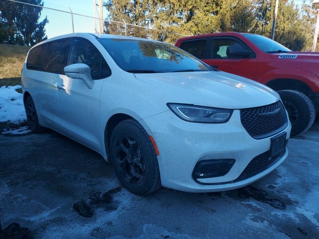 used 2022 Chrysler Pacifica Hybrid car, priced at $26,400