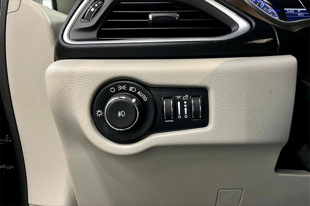 used 2019 Chrysler Pacifica car, priced at $21,500