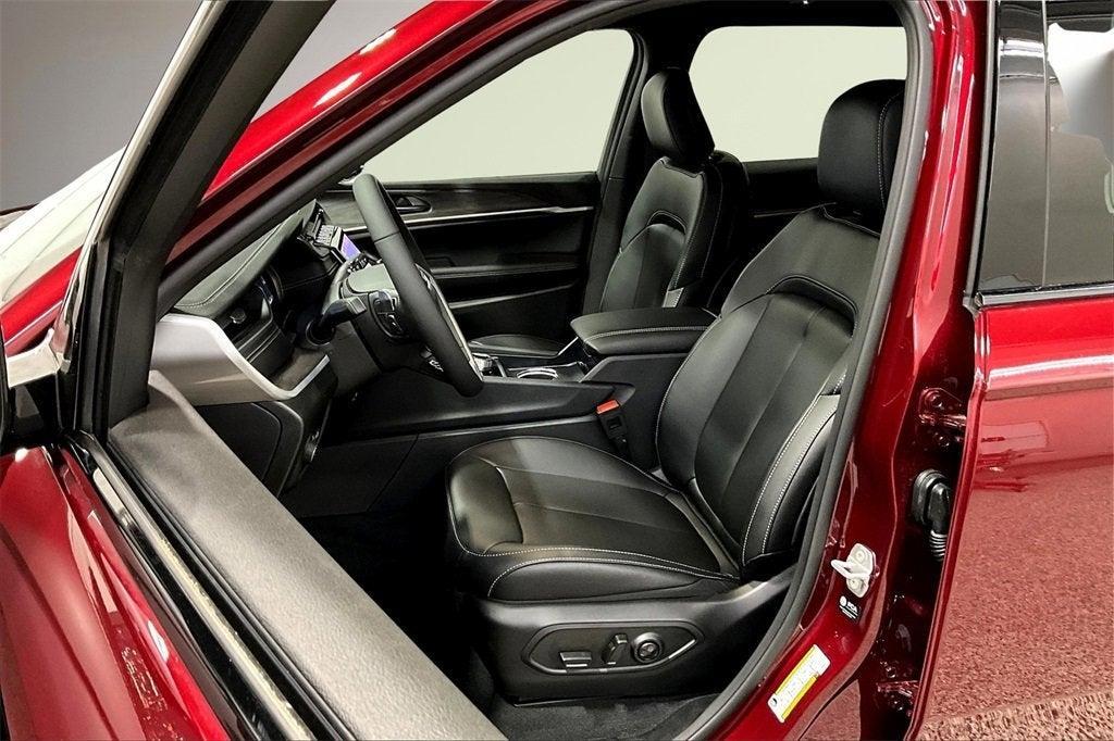 new 2025 Jeep Grand Cherokee L car, priced at $46,382