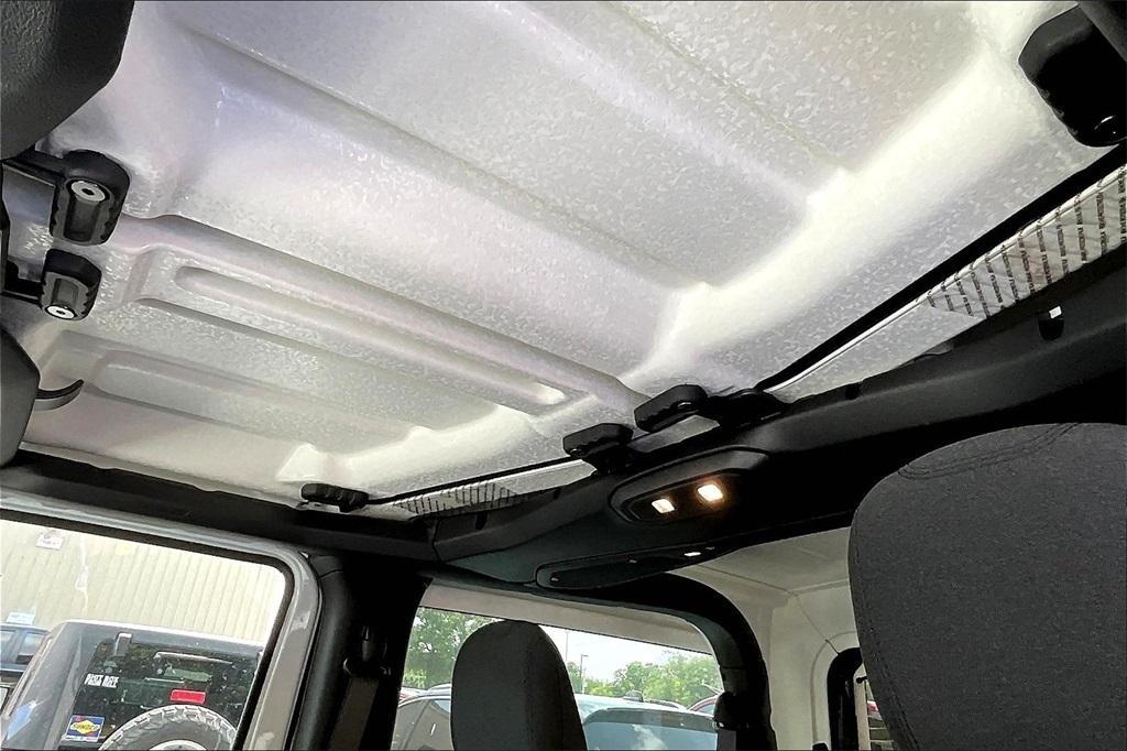 new 2025 Jeep Wrangler car, priced at $40,535