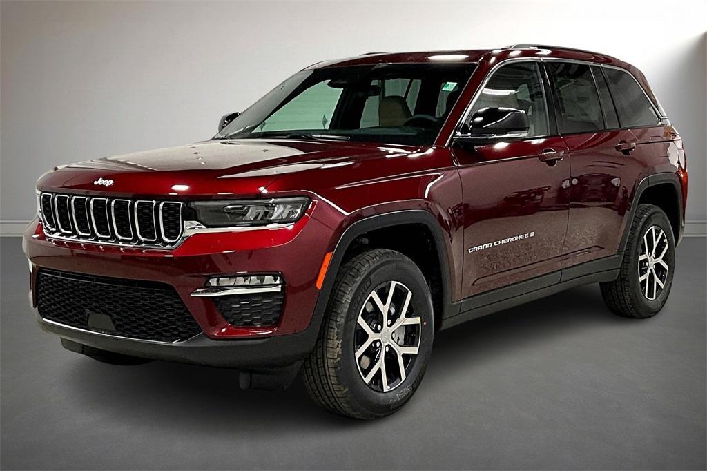 new 2025 Jeep Grand Cherokee car, priced at $44,900