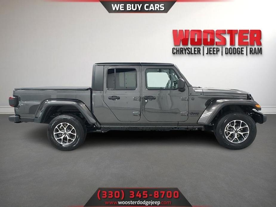 new 2024 Jeep Gladiator car, priced at $47,023