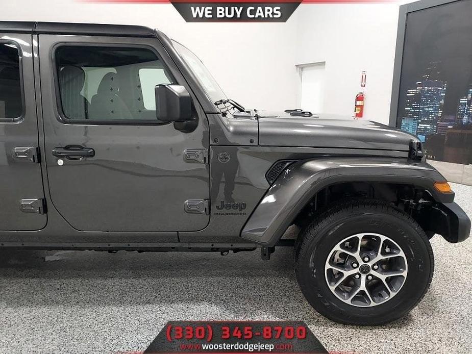 new 2024 Jeep Gladiator car, priced at $45,387