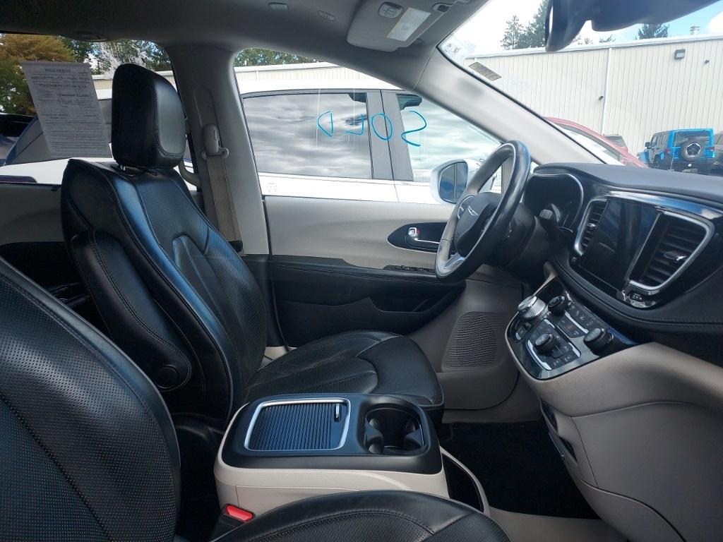 used 2020 Chrysler Pacifica car, priced at $25,900