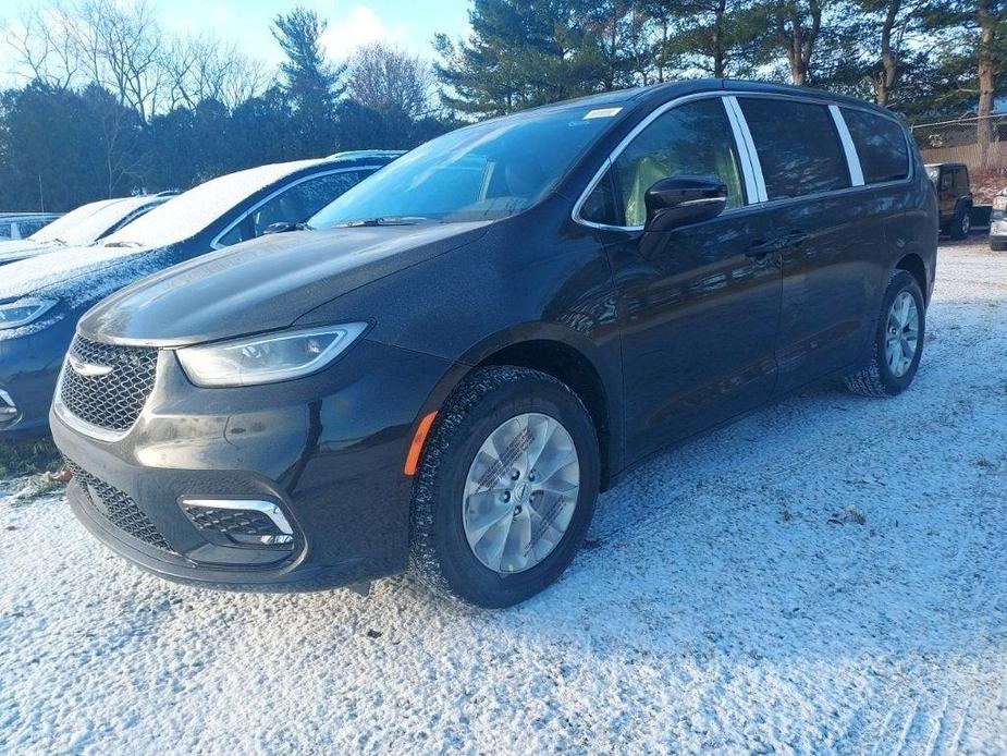 new 2025 Chrysler Pacifica car, priced at $42,600