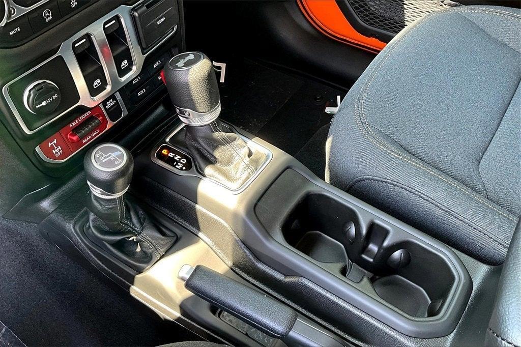 new 2025 Jeep Wrangler car, priced at $43,182