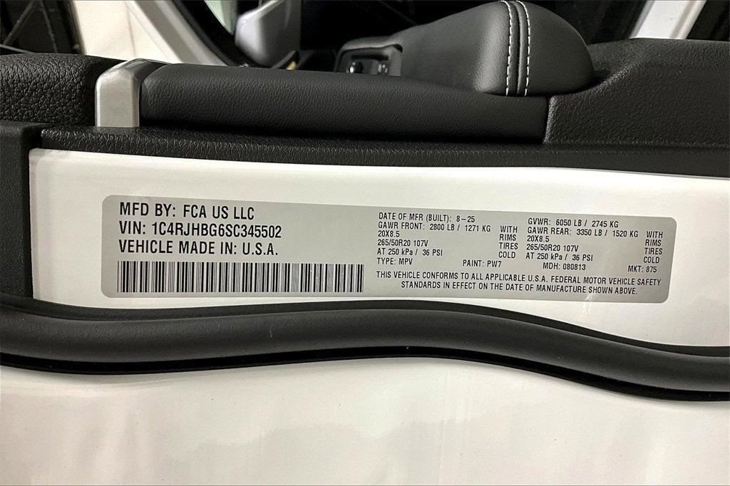 new 2025 Jeep Grand Cherokee car, priced at $46,650