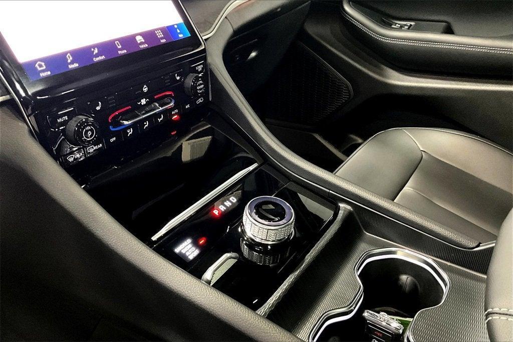 new 2025 Jeep Grand Cherokee car, priced at $46,650