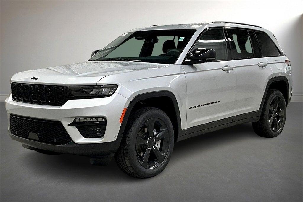 new 2025 Jeep Grand Cherokee car, priced at $50,182