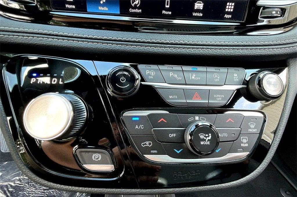 new 2025 Chrysler Pacifica car, priced at $45,753