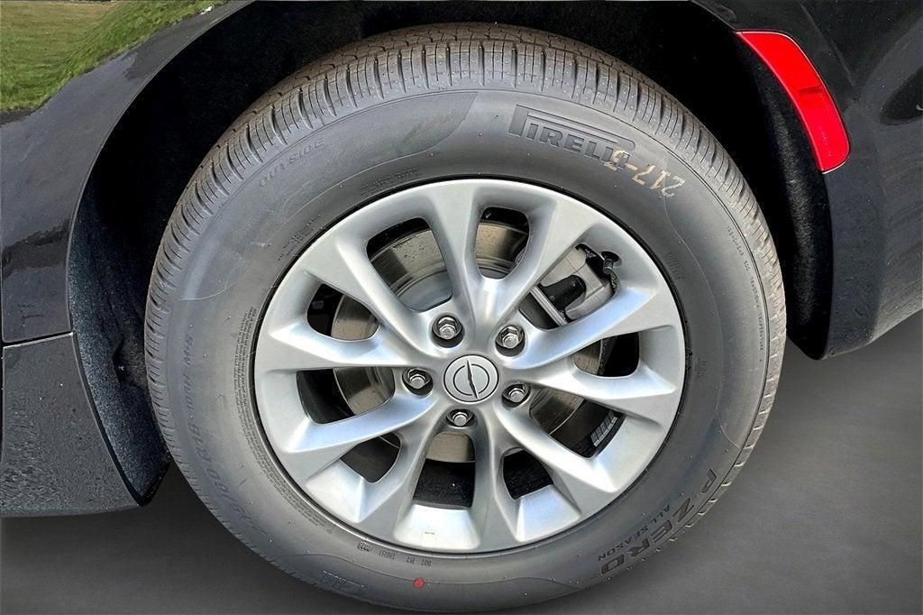 new 2025 Chrysler Pacifica car, priced at $45,753