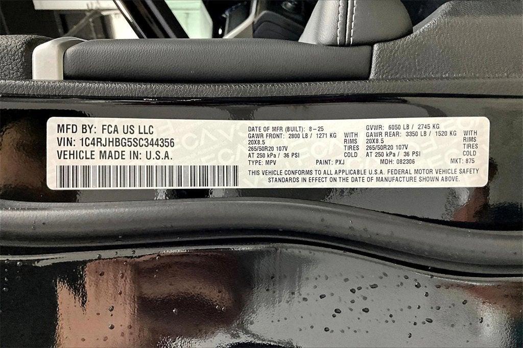 new 2025 Jeep Grand Cherokee car, priced at $48,250