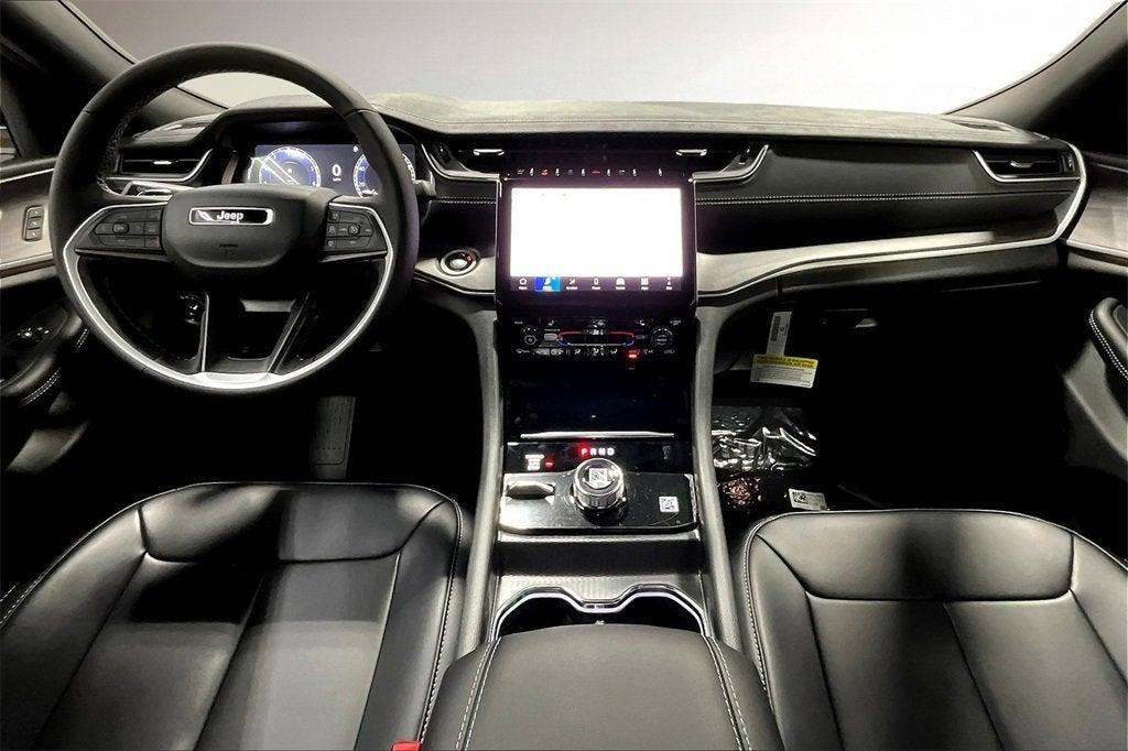 new 2025 Jeep Grand Cherokee car, priced at $48,250