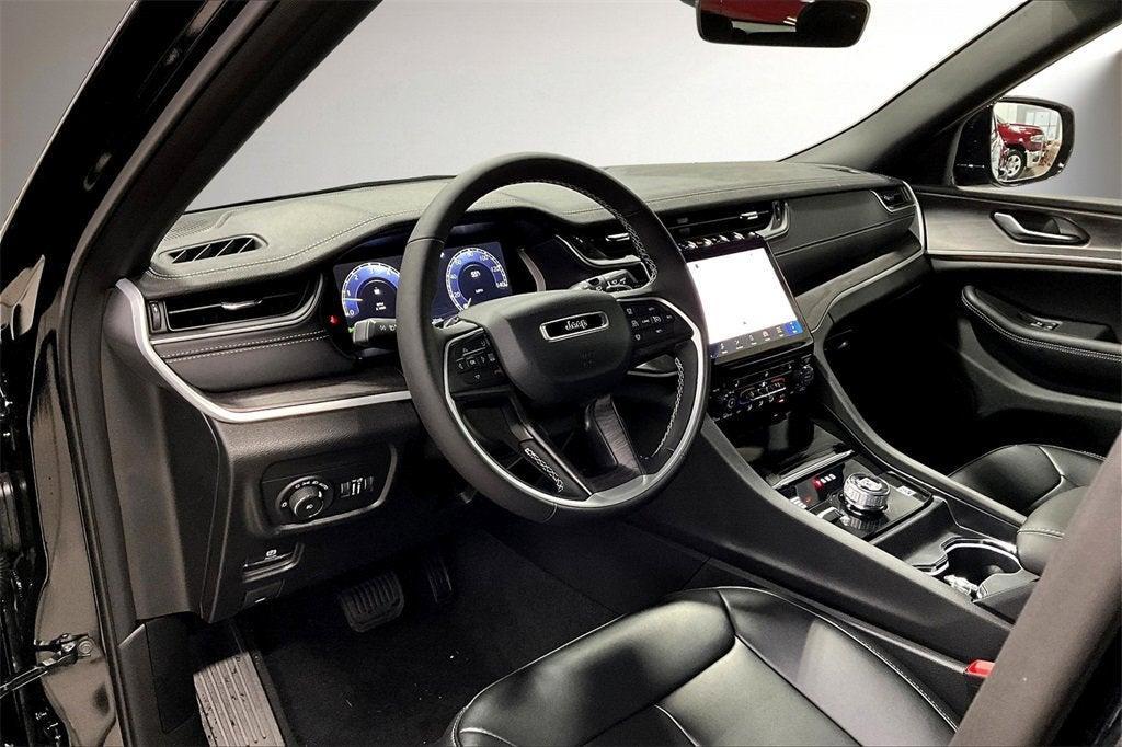 new 2025 Jeep Grand Cherokee car, priced at $48,250