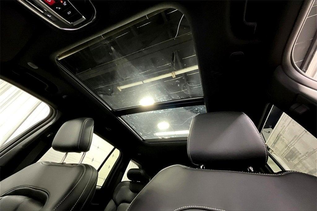 new 2025 Jeep Grand Cherokee car, priced at $48,250