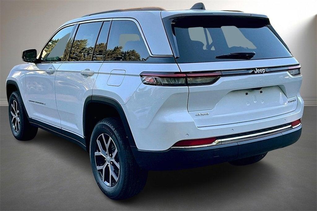 new 2025 Jeep Grand Cherokee car, priced at $44,900