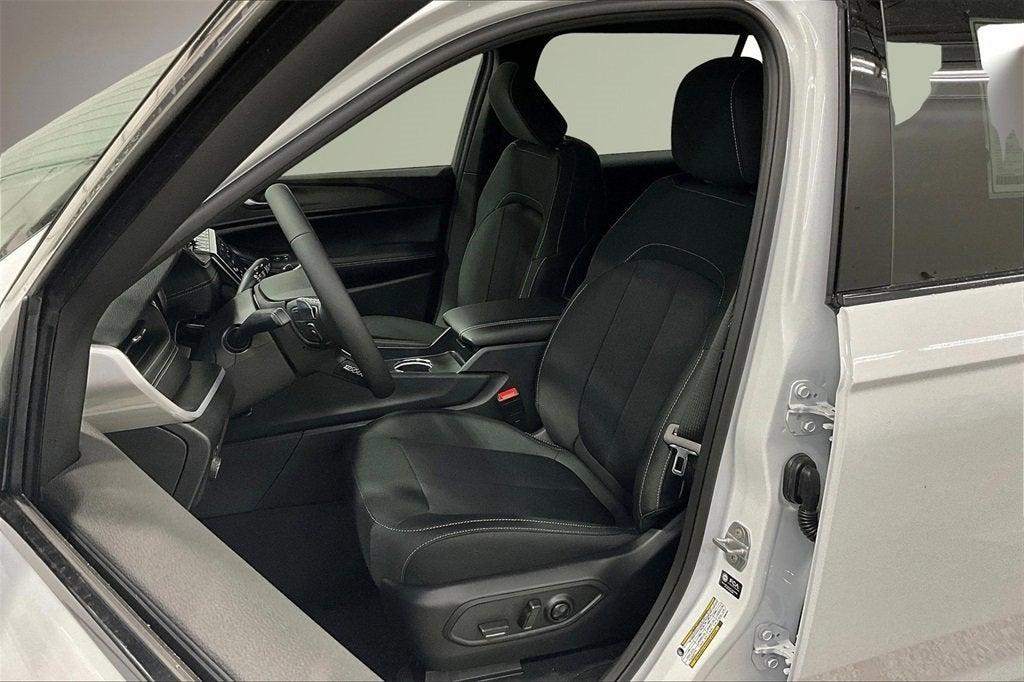 new 2025 Jeep Grand Cherokee L car, priced at $38,683