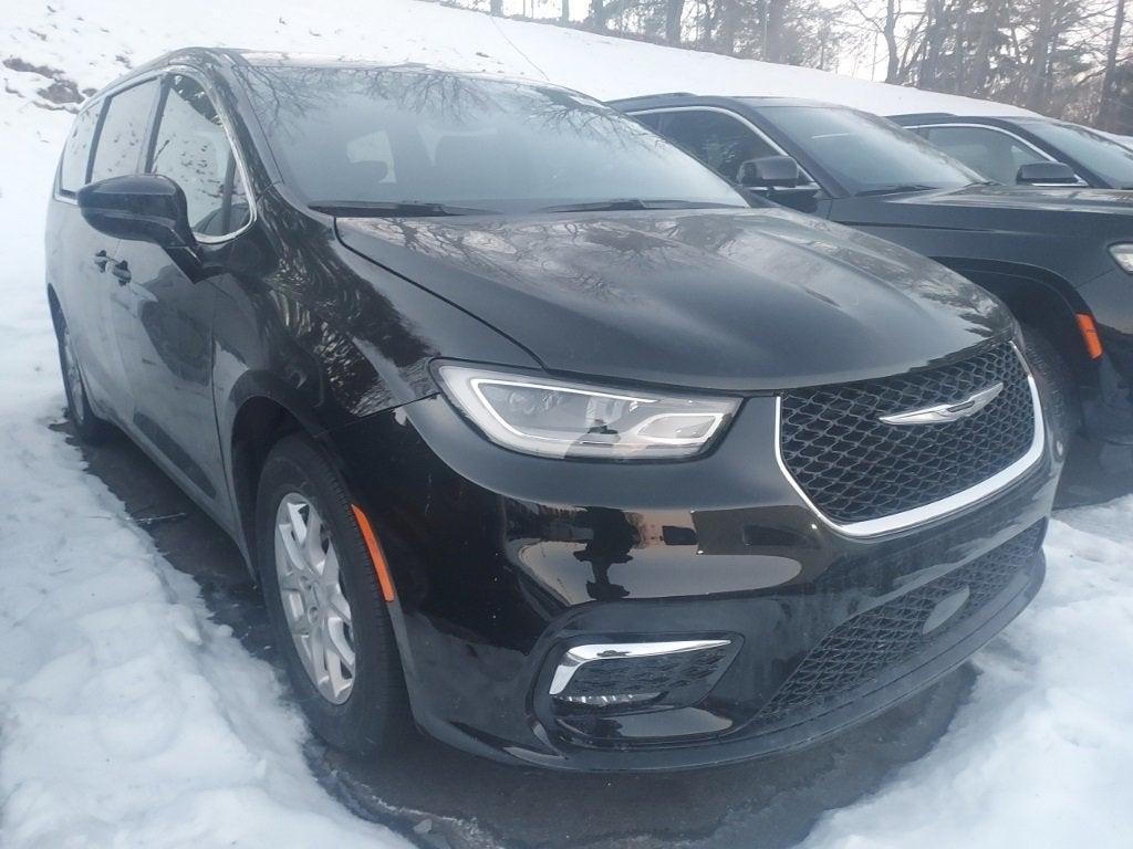 new 2025 Chrysler Pacifica car, priced at $39,330