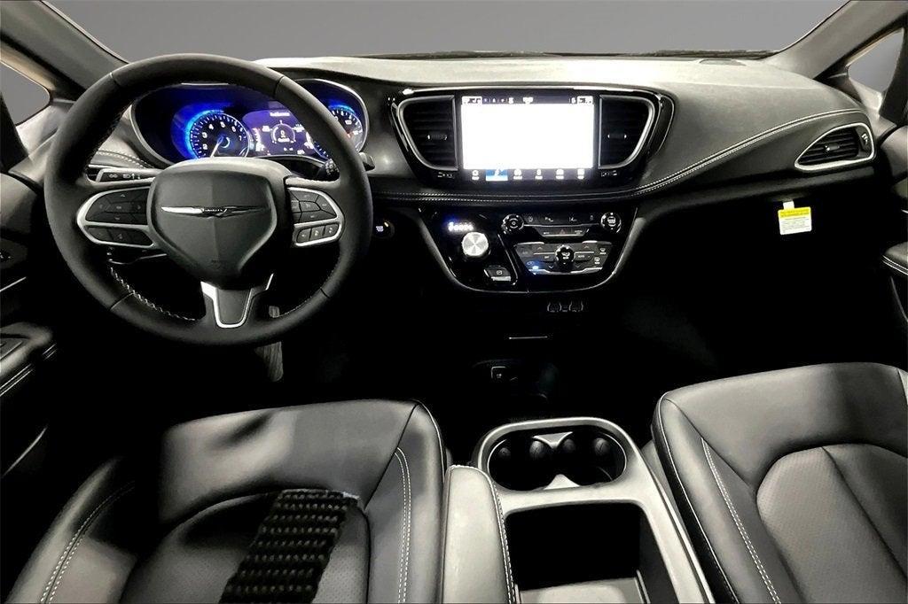 new 2025 Chrysler Pacifica car, priced at $39,330