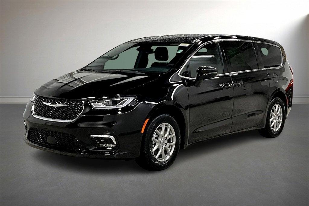 new 2025 Chrysler Pacifica car, priced at $39,330