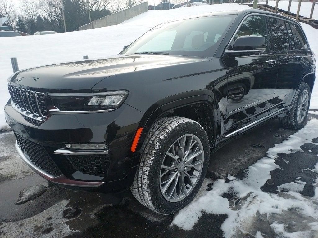 new 2025 Jeep Grand Cherokee car, priced at $62,000