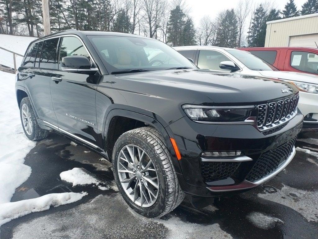 new 2025 Jeep Grand Cherokee car, priced at $62,000