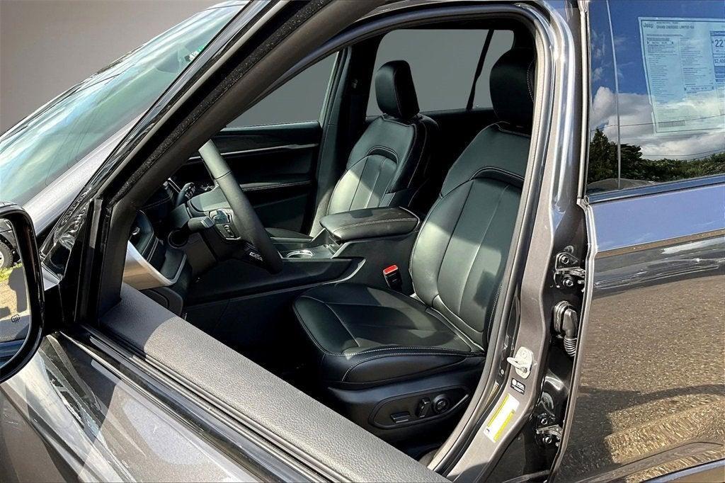 new 2025 Jeep Grand Cherokee car, priced at $47,250