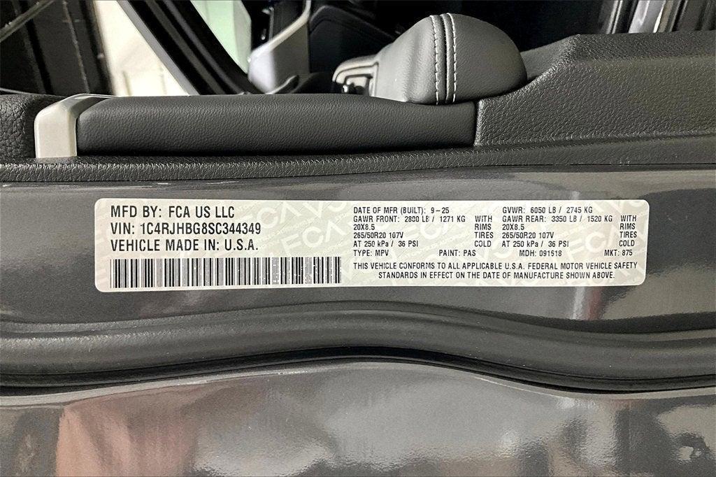 new 2025 Jeep Grand Cherokee car, priced at $47,250