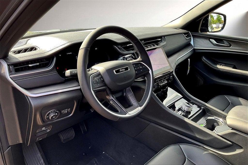 new 2025 Jeep Grand Cherokee car, priced at $47,250