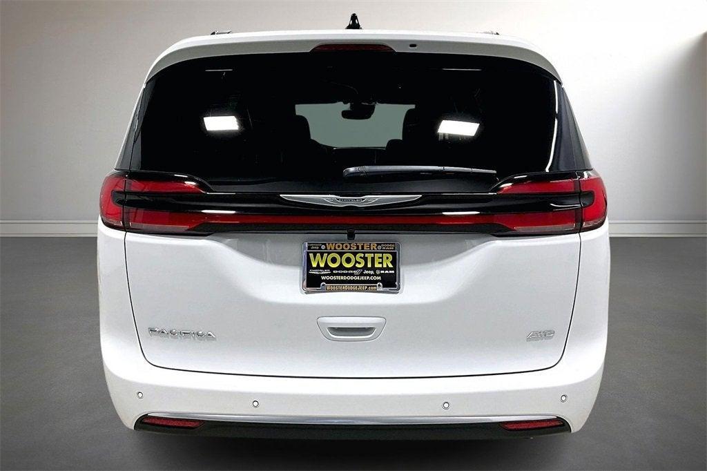 new 2026 Chrysler Pacifica car, priced at $54,400