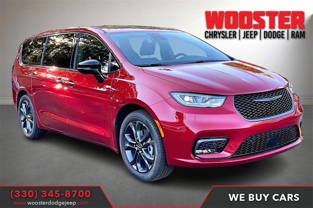 new 2026 Chrysler Pacifica car, priced at $42,650