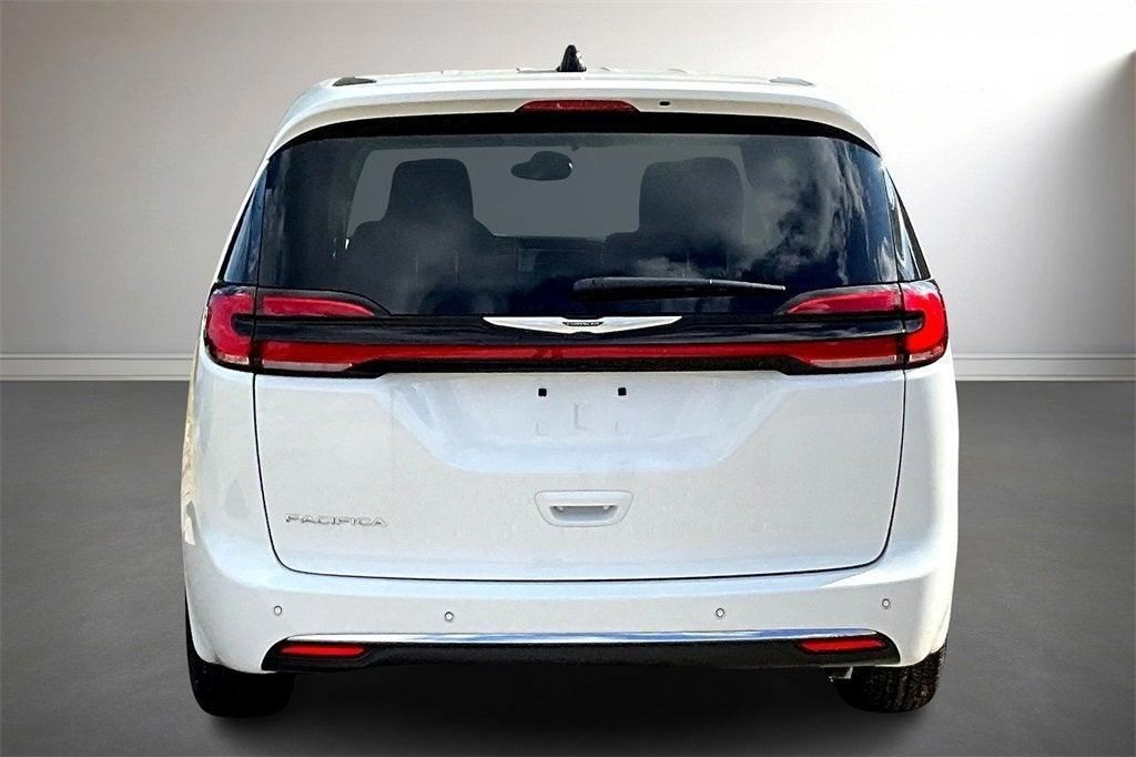 new 2024 Chrysler Pacifica car, priced at $36,892