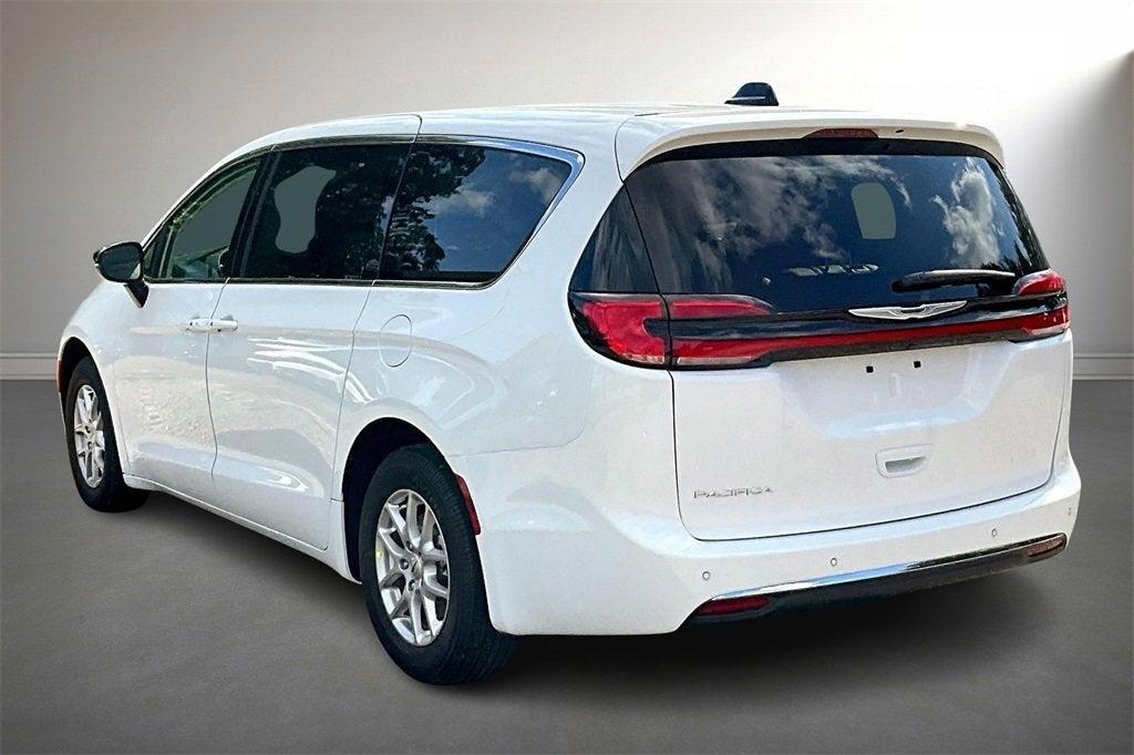 new 2024 Chrysler Pacifica car, priced at $36,892