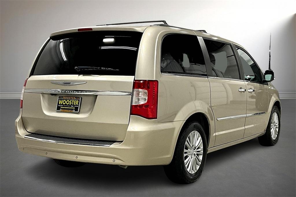 used 2015 Chrysler Town & Country car, priced at $14,900