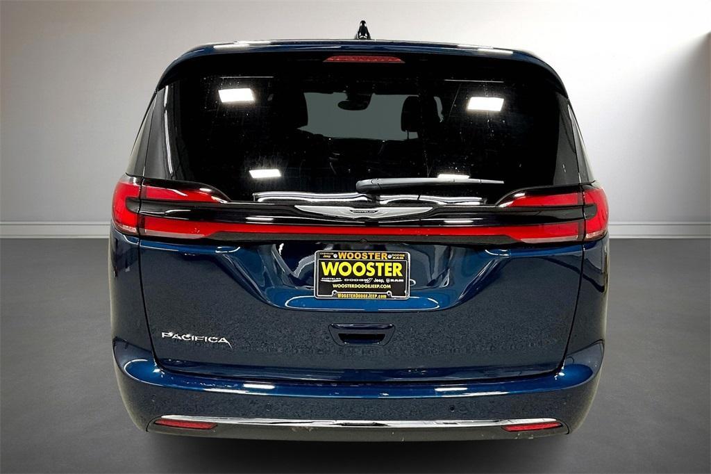 new 2025 Chrysler Pacifica car, priced at $41,947