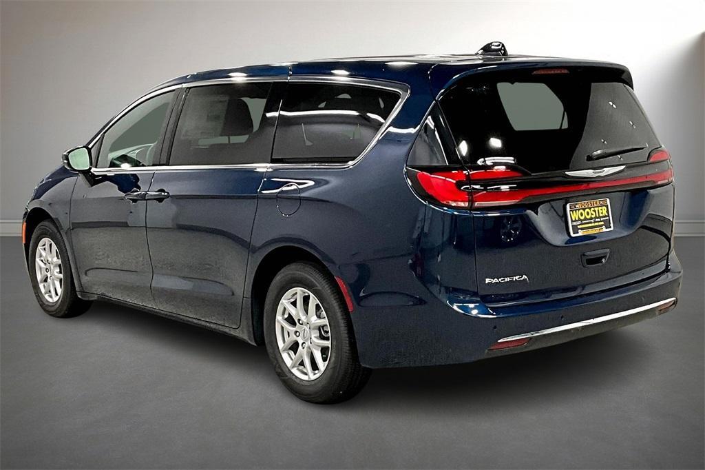 new 2025 Chrysler Pacifica car, priced at $41,947