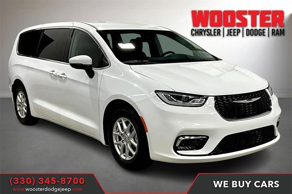 used 2023 Chrysler Pacifica car, priced at $24,500