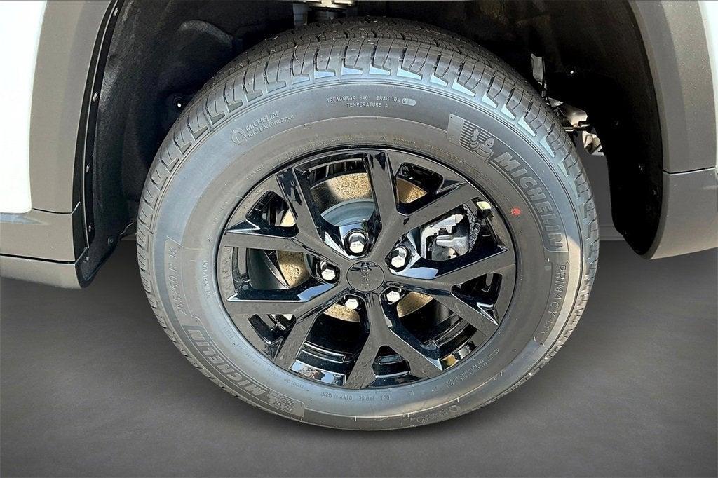 new 2025 Jeep Grand Cherokee car, priced at $40,090