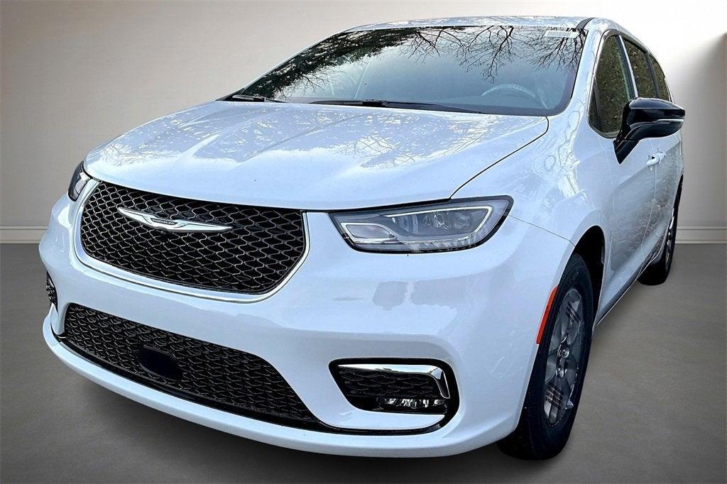 new 2025 Chrysler Pacifica car, priced at $39,750