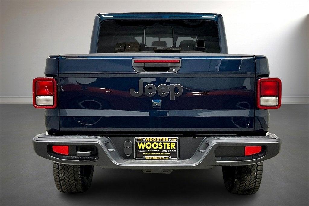 new 2025 Jeep Gladiator car, priced at $40,400