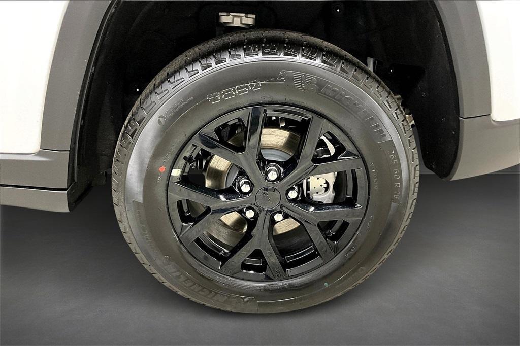 new 2025 Jeep Grand Cherokee car, priced at $42,615