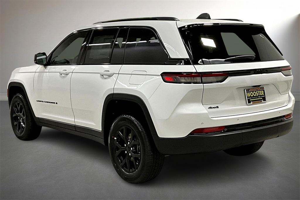 new 2025 Jeep Grand Cherokee car, priced at $42,615